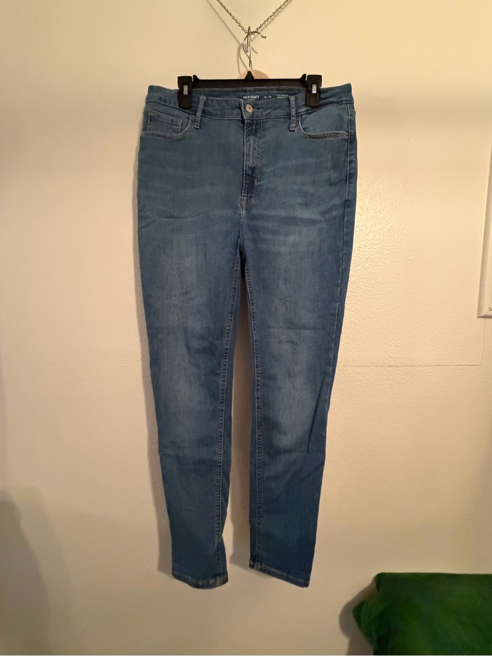 Old Navy Women's Skinny Jeans - Medium Blue Wash